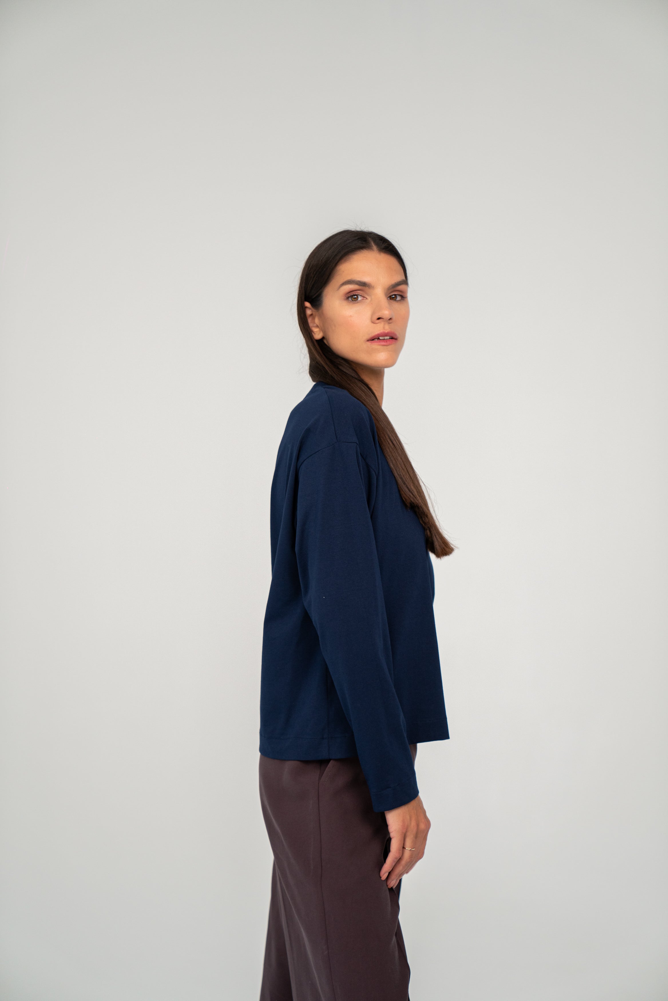 Tamsiai mėlyni BASIC LONG marškinėliai