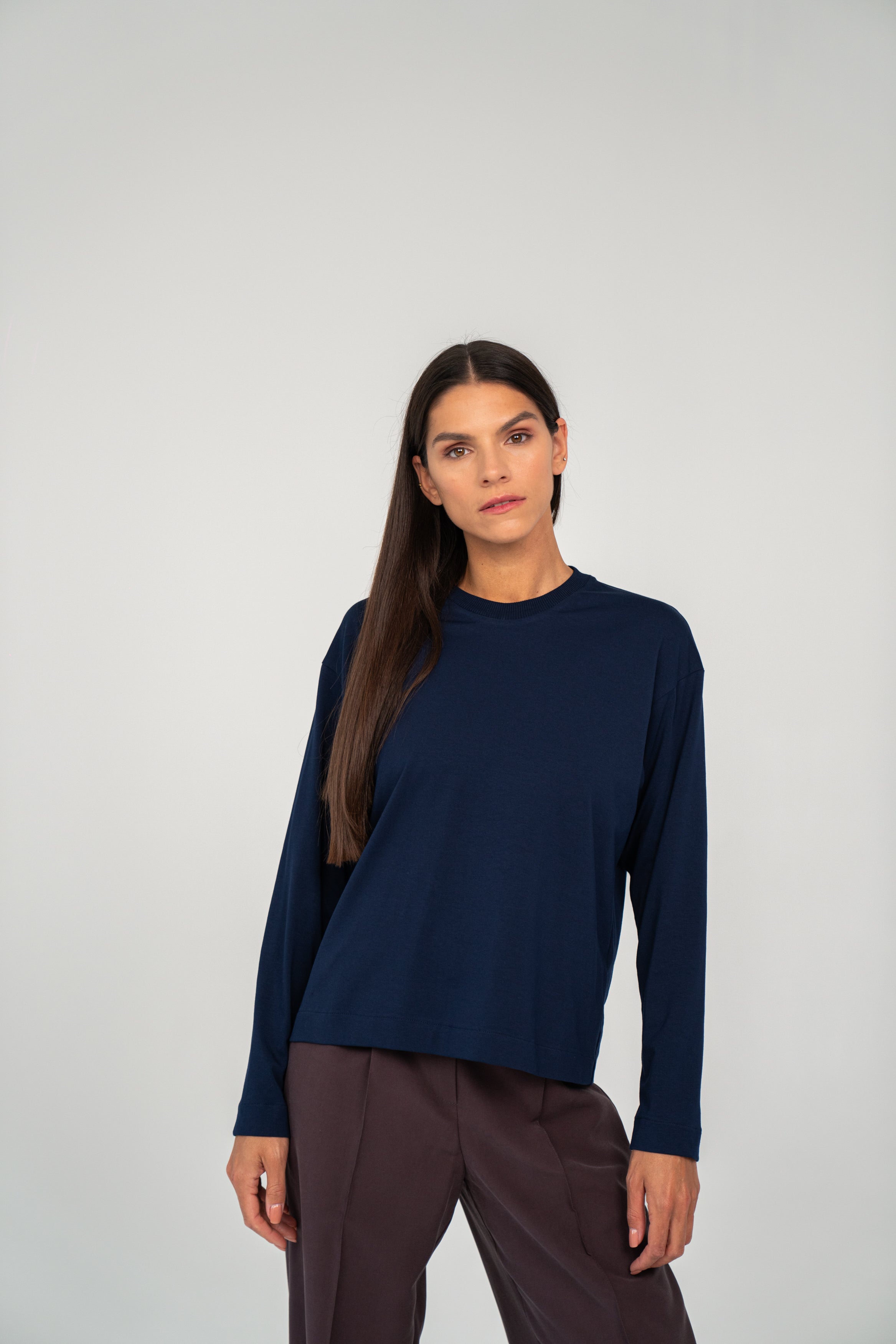 Tamsiai mėlyni BASIC LONG marškinėliai