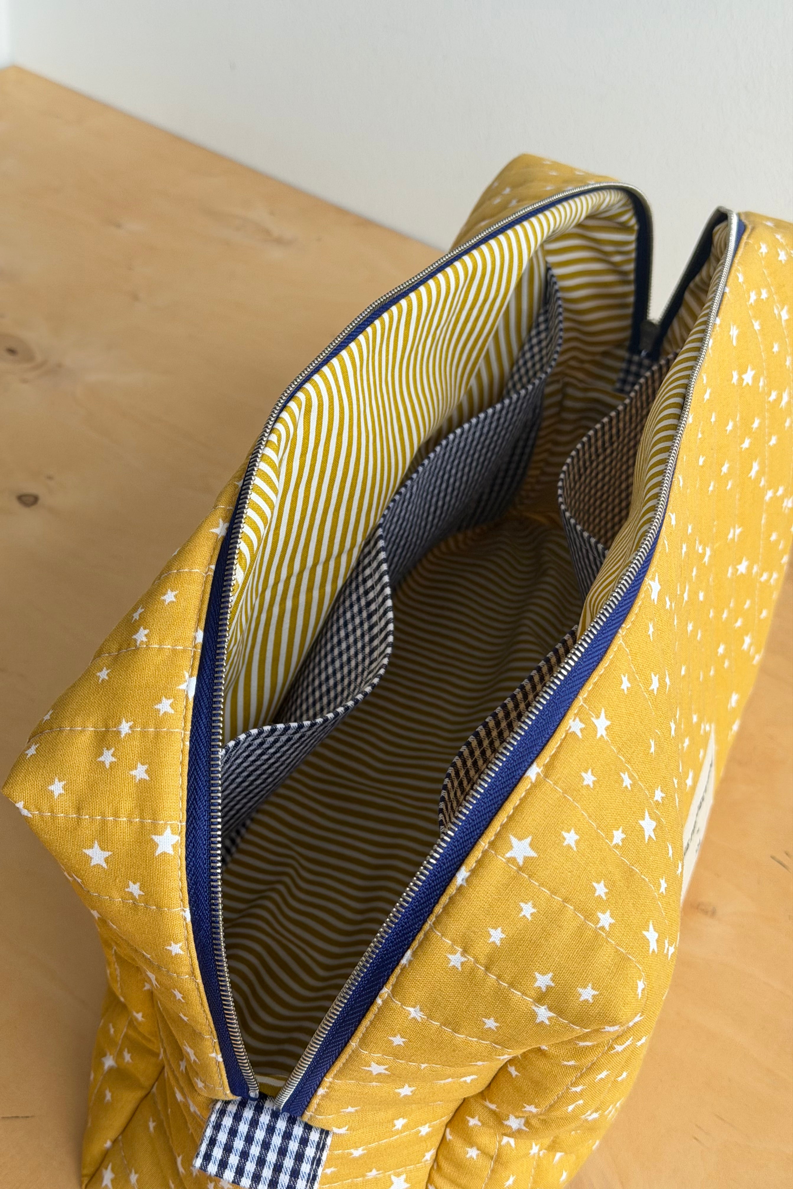 MIDNIGHT boxy toiletry bag