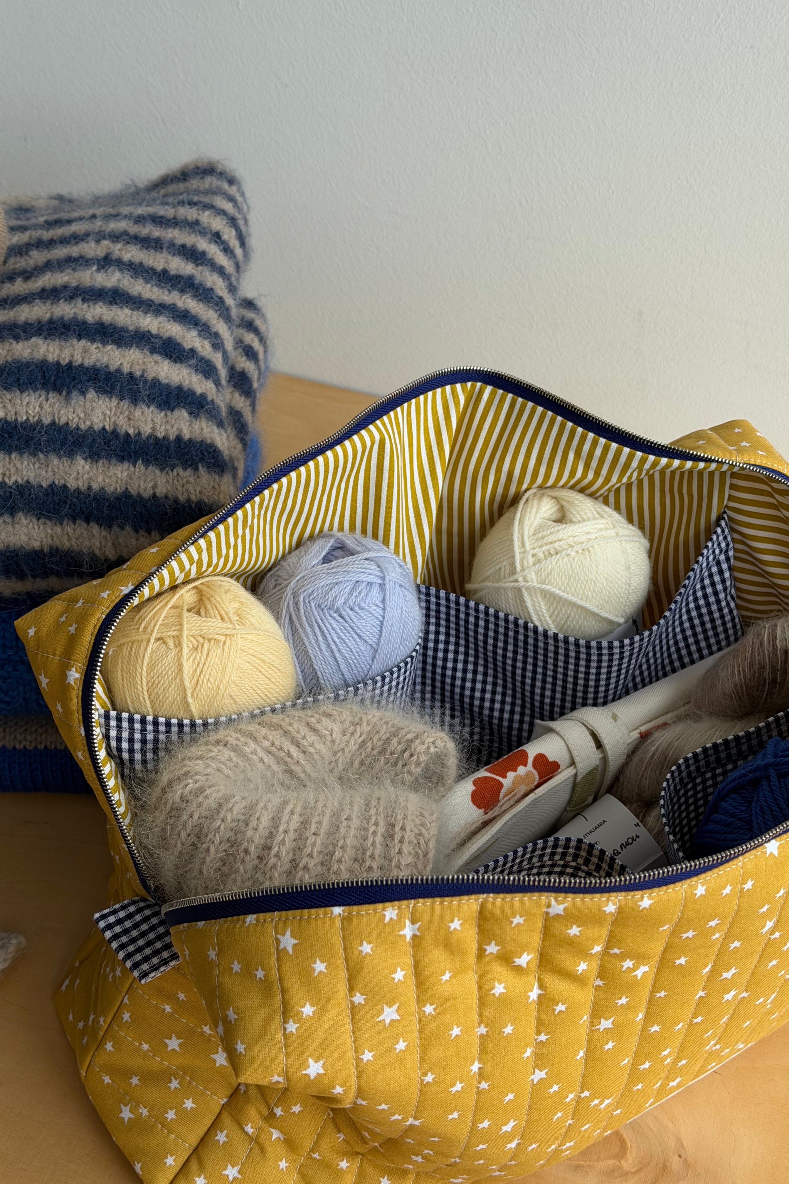 MIDNIGHT boxy toiletry bag